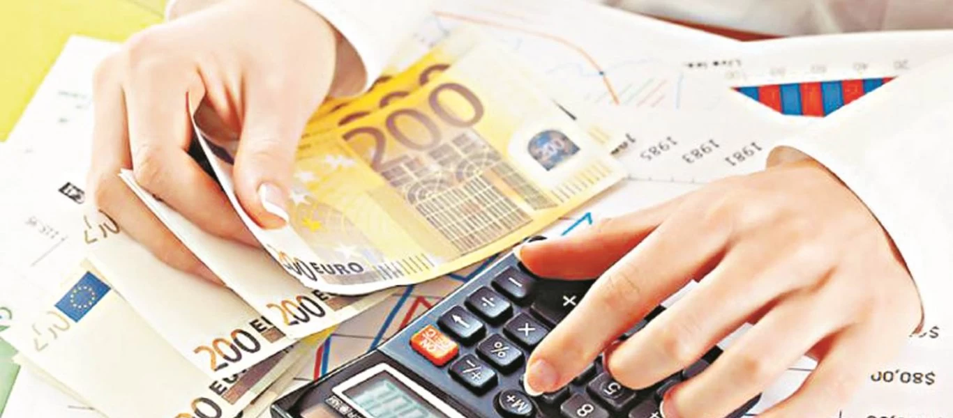 Περισσότερους φόρους θα κληθούν να καταβάλλουν το 2021 τα νοικοκυριά και οι επιχειρήσεις